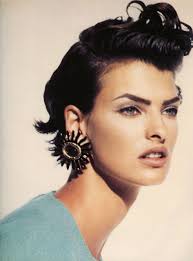 How tall is Linda Evangelista?